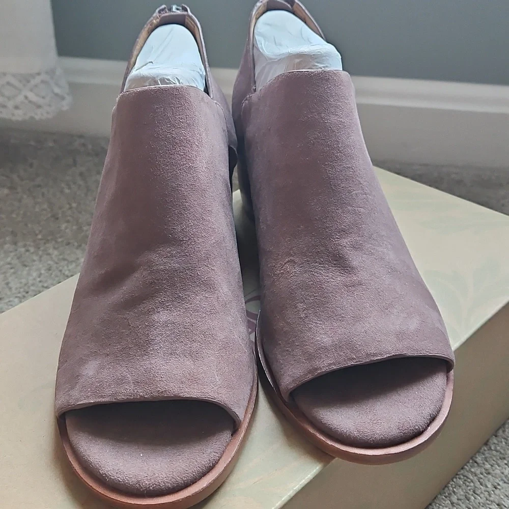 NIB Sofft Carleigh Peep Toe Bootie - Picture 5 of 10